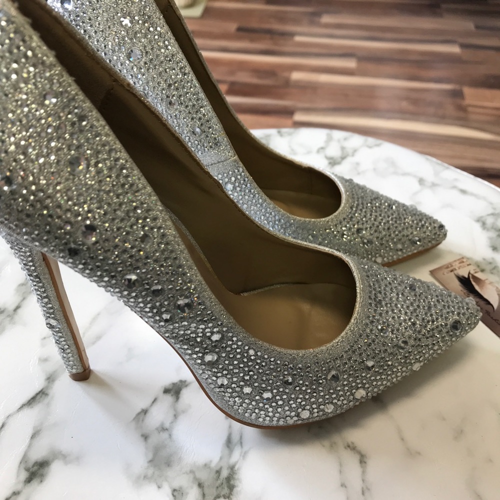 ‼️ Silver Diamond Pointed Toe Pumps Heels - Picture 5 of 8